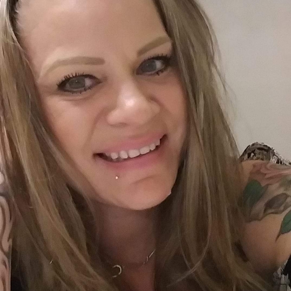 Name brand Make-up, Clothing, bags & shoes - Picture 3 of 6